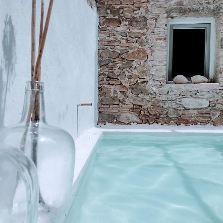 Can Tando Restored Catalan Old Barn To Enjoy Peaceful Rural Simplicity Sant Jordi Desvalls Buitenkant foto
