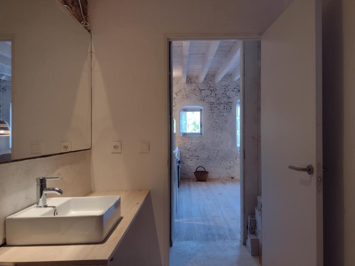 Can Tando Restored Catalan Old Barn To Enjoy Peaceful Rural Simplicity Sant Jordi Desvalls Buitenkant foto