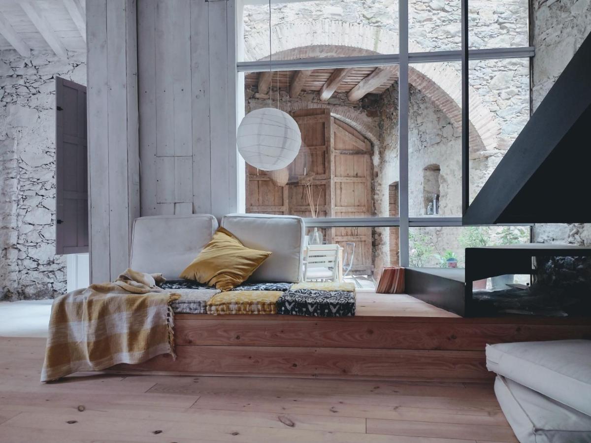 Can Tando Restored Catalan Old Barn To Enjoy Peaceful Rural Simplicity Sant Jordi Desvalls Buitenkant foto