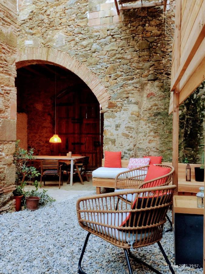 Can Tando Restored Catalan Old Barn To Enjoy Peaceful Rural Simplicity Sant Jordi Desvalls Buitenkant foto