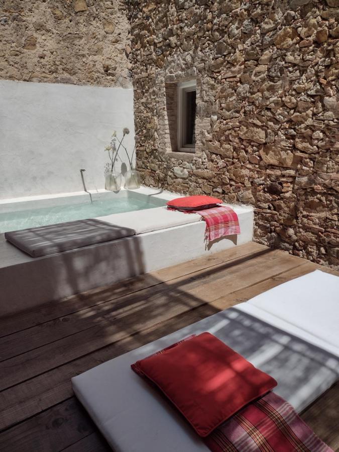 Can Tando Restored Catalan Old Barn To Enjoy Peaceful Rural Simplicity Sant Jordi Desvalls Buitenkant foto